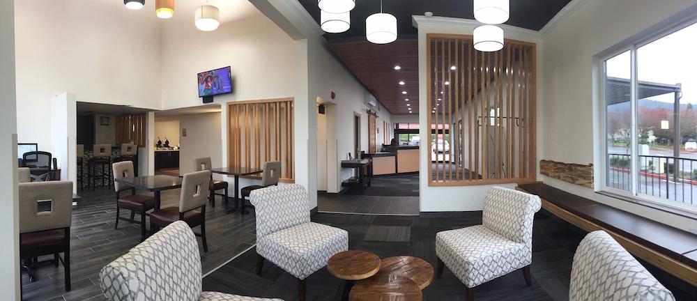 Quality Inn & Suites Clackamas - Portland Exterior foto