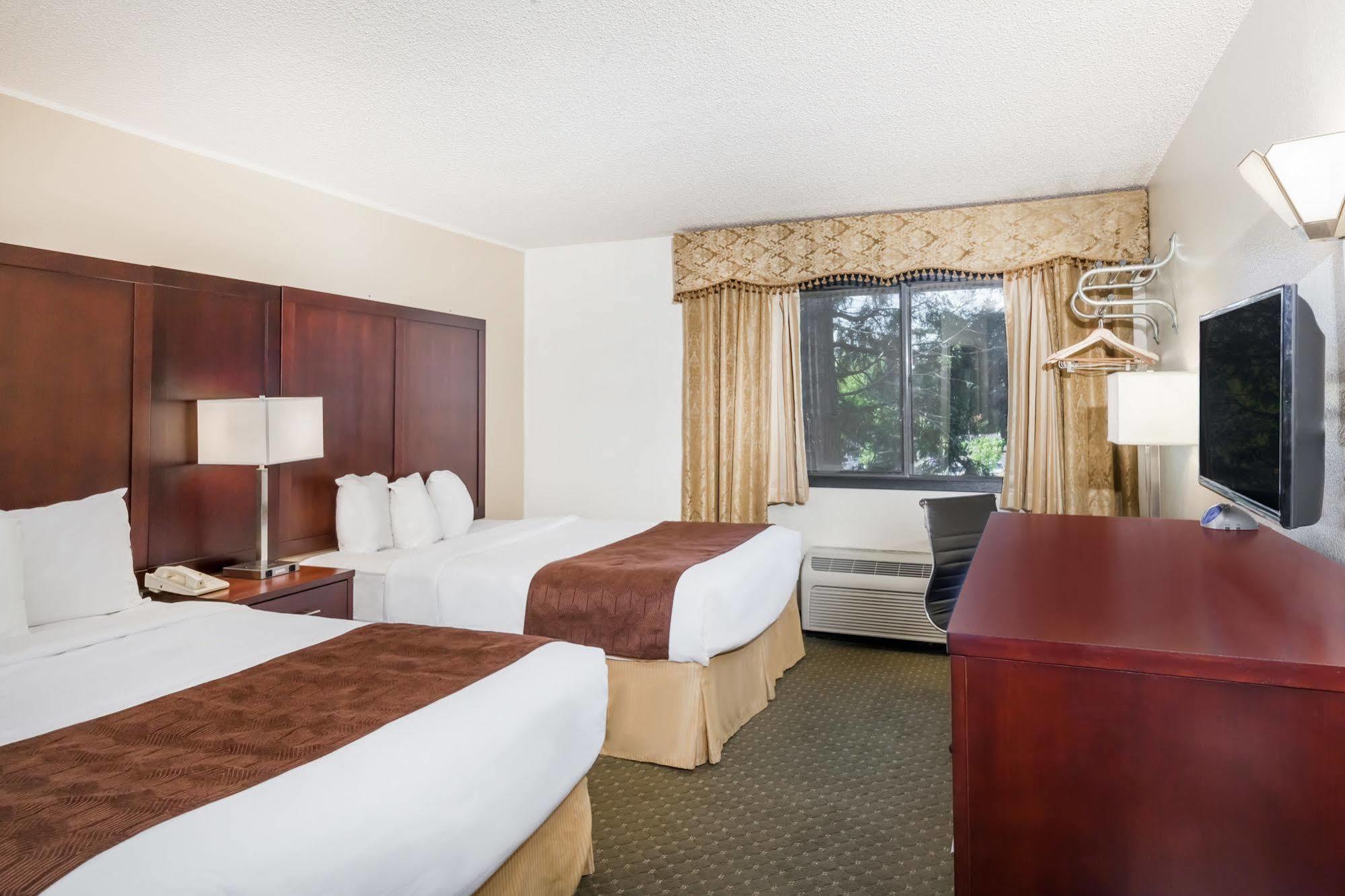 Quality Inn & Suites Clackamas - Portland Exterior foto